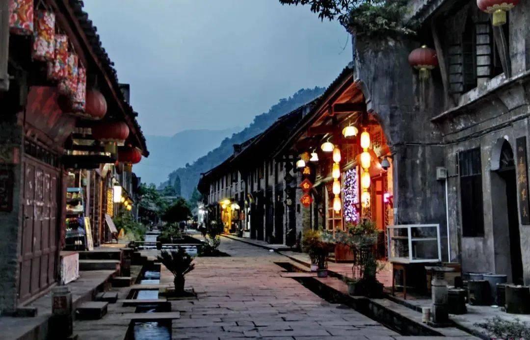 救援受困的向导